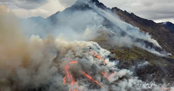 The Walter Peak fire burned tussock and scrub on the southern shore of Lake Wakatipu before being contained.