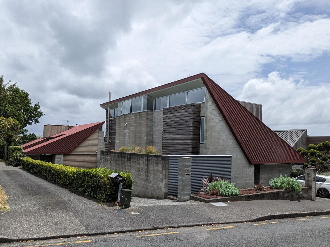 John Bolton Says Auckland and Wellington House Prices Will Stay Soft
