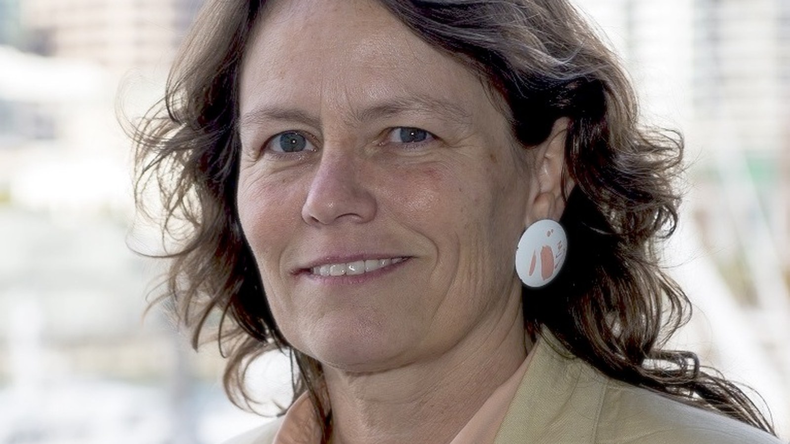Professor Cather Simpson has built science-based companies from University of Auckland research and now joins the board of the New Zealand Institute for Advanced Technology.